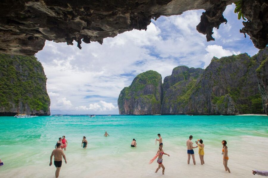 Khao Lak: Phi Phi Island, Maya Beach and Snorkeling Day Trip - Buffet lunch beside the beach