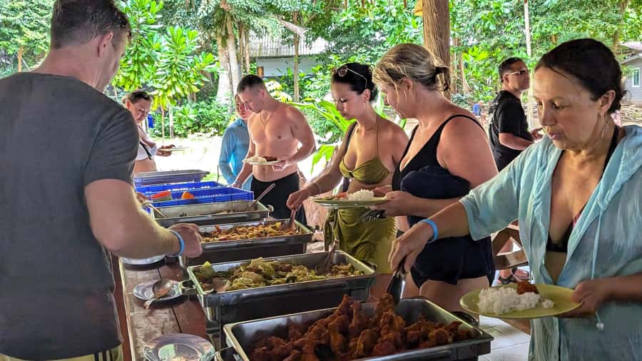 Khao Lak: Surin Islands & Moken Village Premium Snorkel Tour - Meeting the Moken community