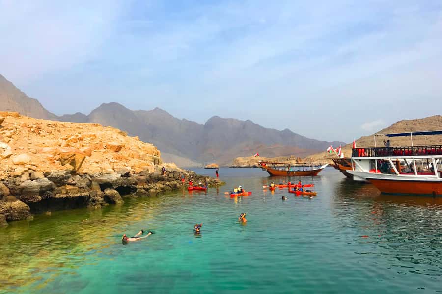Khasab: Dolphin Watching Day Tour with Snorkeling & Lunch - Service, comfort, and the feel onboard