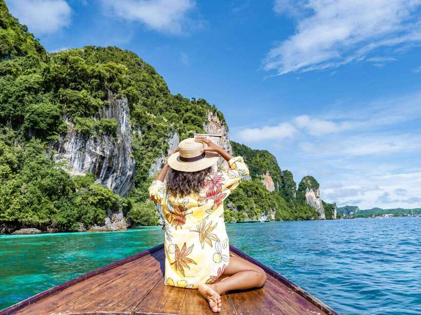 Ko Lanta: Full-Day Snorkel Trip to Phi Phi & Bamboo Islands - What the guide and boat setup mean for you