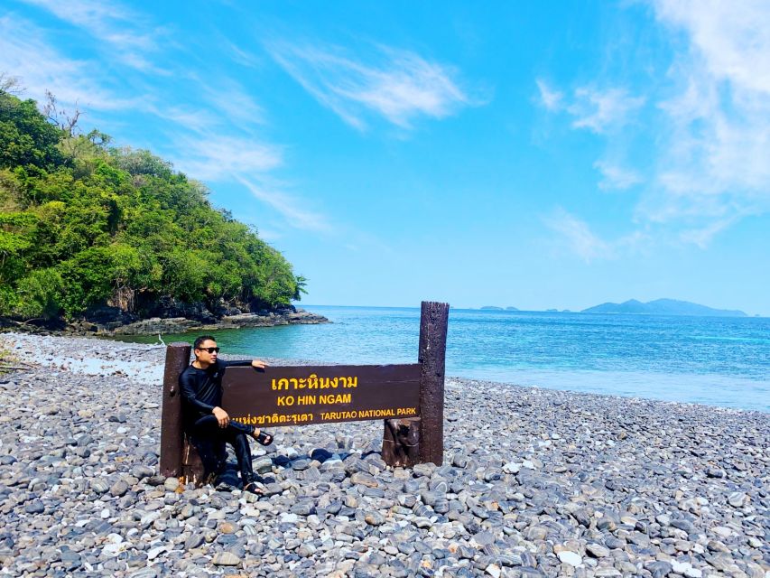 Ko Lipe: Outside Zone Snorkeling Trip by Longtail Boat - Hin Son Island and Ror Kloy Island