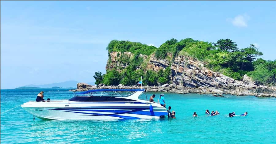 Ko Samui: Pig Island Snorkeling and Koh Tan Speedboat Tour - The speedboat ride and group size