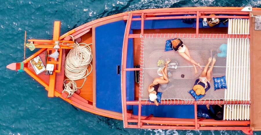 Ko Tao: Tao-Nangyuan Snorkeling Day Trip with Meals & Sunset - Lunch, fruit, and a sunset BBQ keep the day comfortable