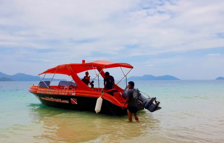 Koh Chang: Half-Day Snorkeling Adventure on a Speedboat - From your hotel to Bang Bao Pier