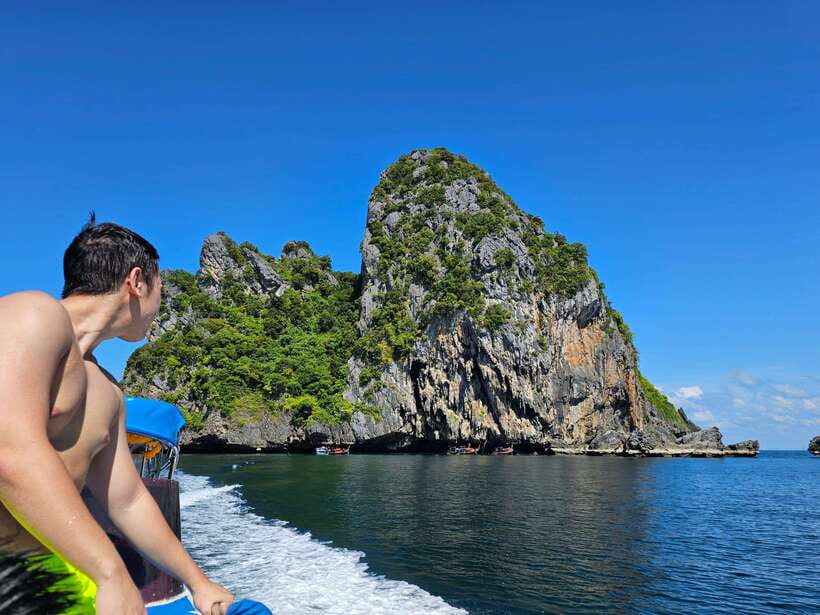 Koh Lanta: 4 Islands Tour by Speedboat with Snorkeling - Koh Chuak: your first snorkeling stop
