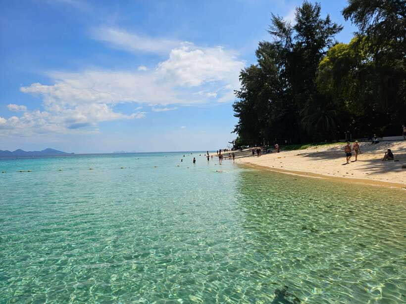 Koh Lanta: 4 Islands Tour by Speedboat with Snorkeling - Koh Kradan: lunch and the longest island break