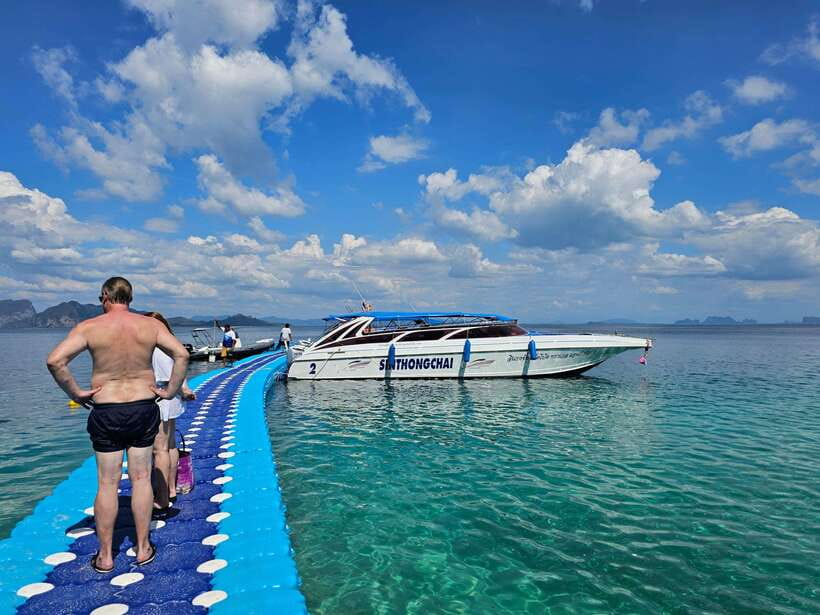 Koh Lanta: 4 Islands Tour by Speedboat with Snorkeling - Koh Ngai: a final swim beside the beach