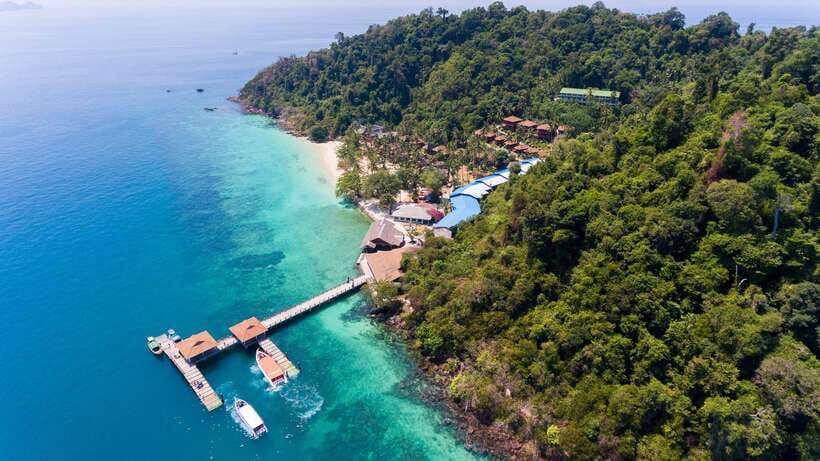 Koh Lanta: Emerald Cave & 4 Islands Snorkel Tour by Longtail - Swimming through Emerald Cave on Koh Muk