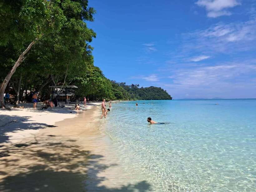 Koh Lanta: Koh Rok and Koh Haa Snorkeling Adventure - First Koh Rok snorkeling session
