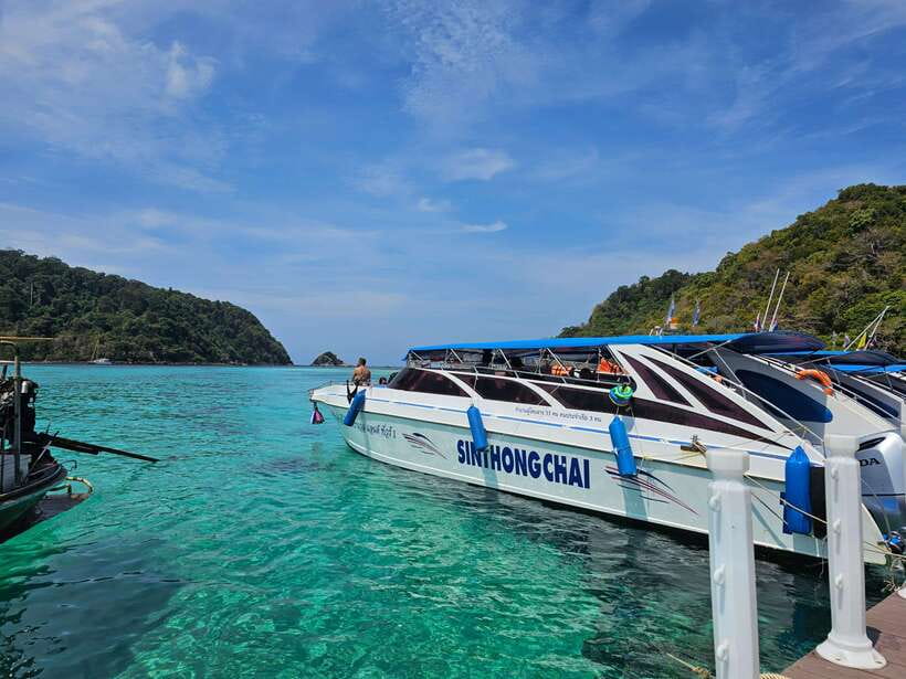 Koh Lanta: Koh Rok and Koh Haa Snorkeling Adventure - Koh Rok beach lunch and two hours on shore