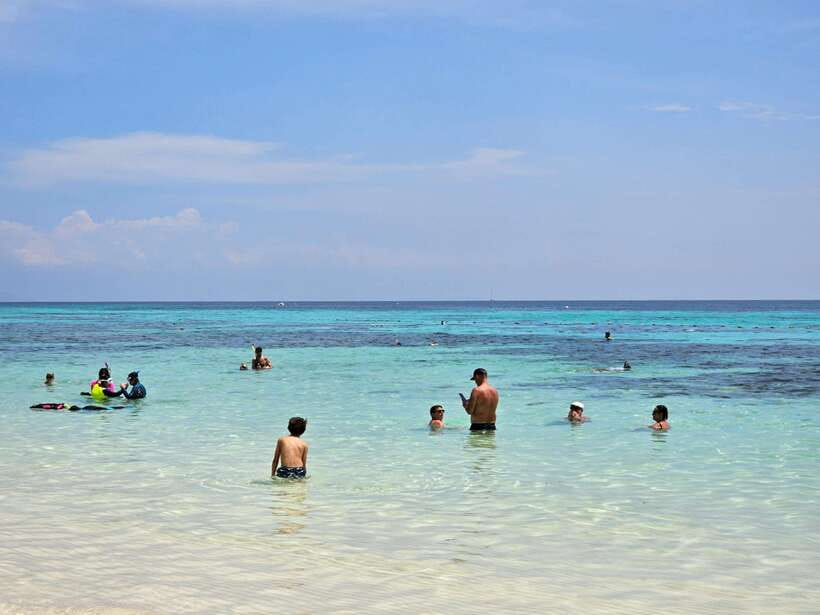 Koh Lanta: Koh Rok and Koh Haa Snorkeling Adventure - The final stop at Koh Haa