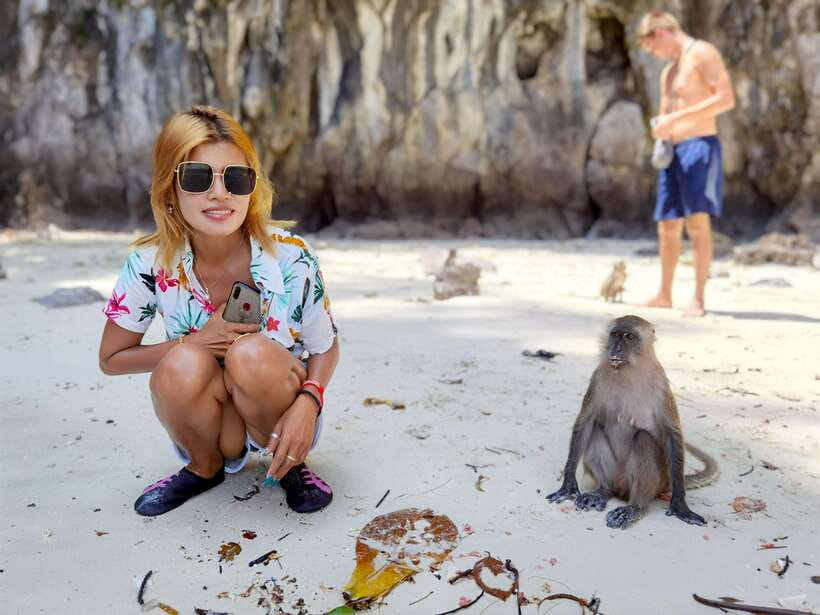 Koh Lanta: Phi Phi Islands Tour w/ Maya Bay, Snorkel & Lunch - Maya Bay: famous, photogenic, and crowded