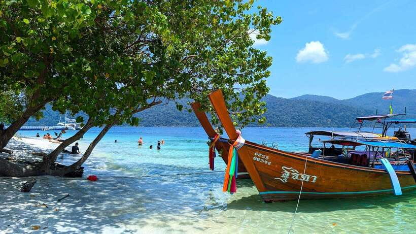 Koh Lipe: Island Hopping by Private Longtail Boat w/ Snorkel - Koh Yang and Koh Ra Wi for classic island scenery