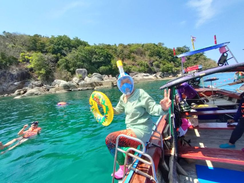 Koh Lipe Snorkeling Trip 6 hours Trip1 - Koh Hin Ngam at 10:00 a.m., black rocks and quick photographs