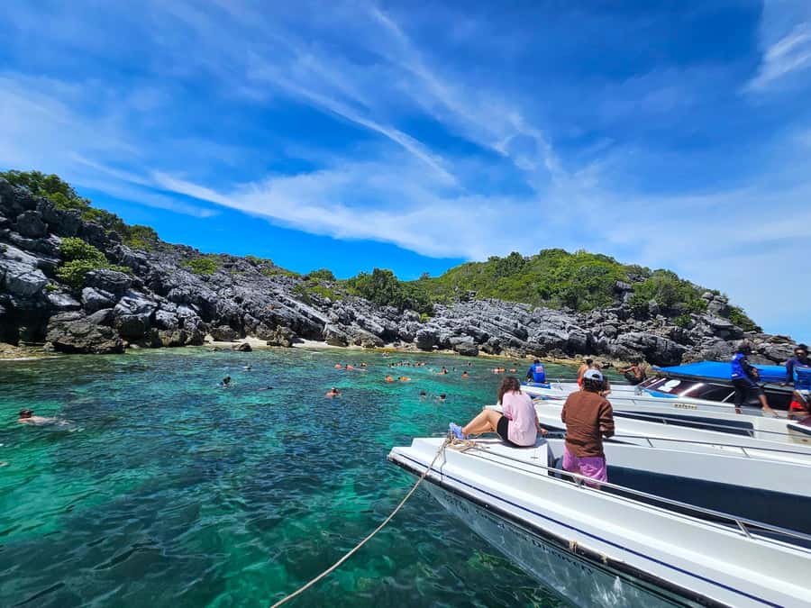 Koh Pha Ngan: Day Tour Ang Thong with Kayak, Snorkel & Lunch - The steep climb to Ang Thong’s big view