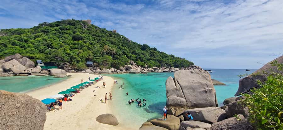 Koh Pha Ngan: Koh Tao & Nang Yuan Tour with Snorkel, Lunch - The Nang Yuan viewpoint hike