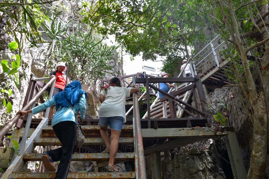 Koh Samui: Angthong Marine Park Snorkeling Tour by Speedboat - Mae Koh and the Blue Lagoon view