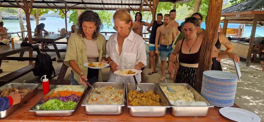 Koh Samui: Day Tour to Ang Thong with Kayak, Snorkel & Lunch - The speedboat crossing to the marine park