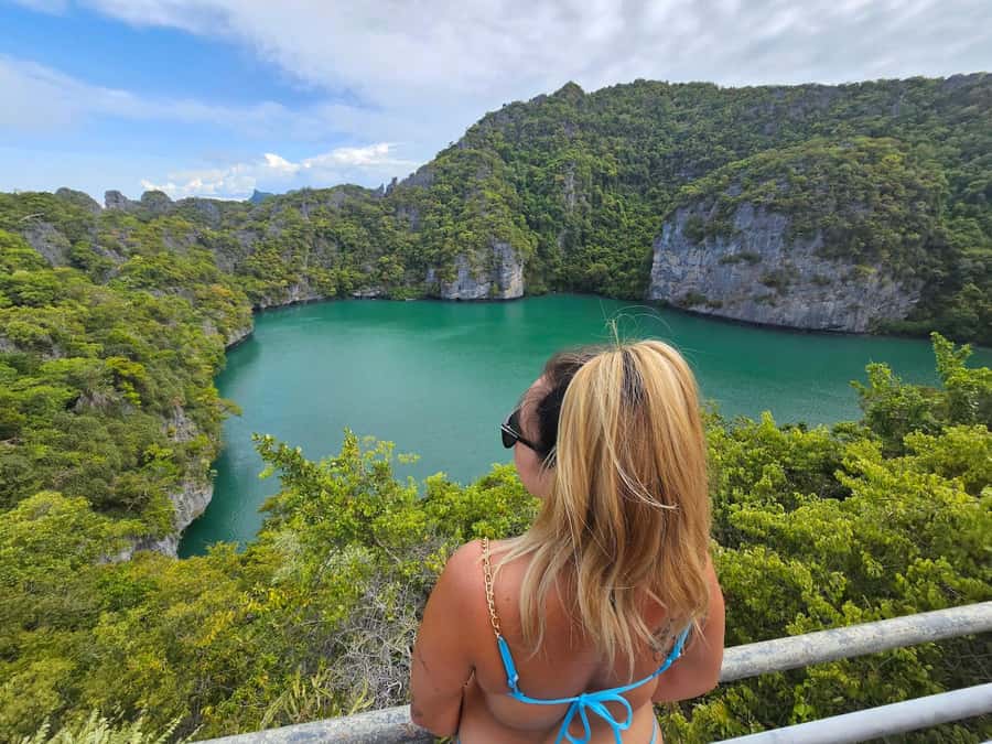Koh Samui: Day Tour to Ang Thong with Kayak, Snorkel & Lunch - Koh Mae Ko beach, buffet lunch, and free time