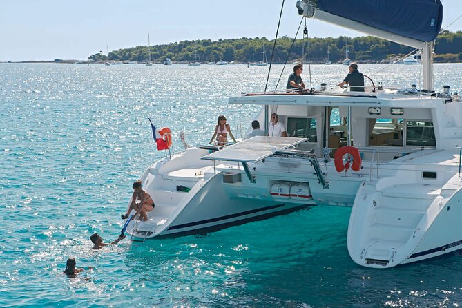 Kona Luxury Catamaran Yacht Snorkel & Sail - Snorkeling with room to breathe