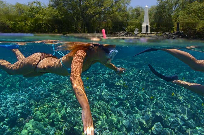 Kona’s Best Morning Snorkel: Captain Cook & Kealakekua Bay - Captain Cook Monument from the water