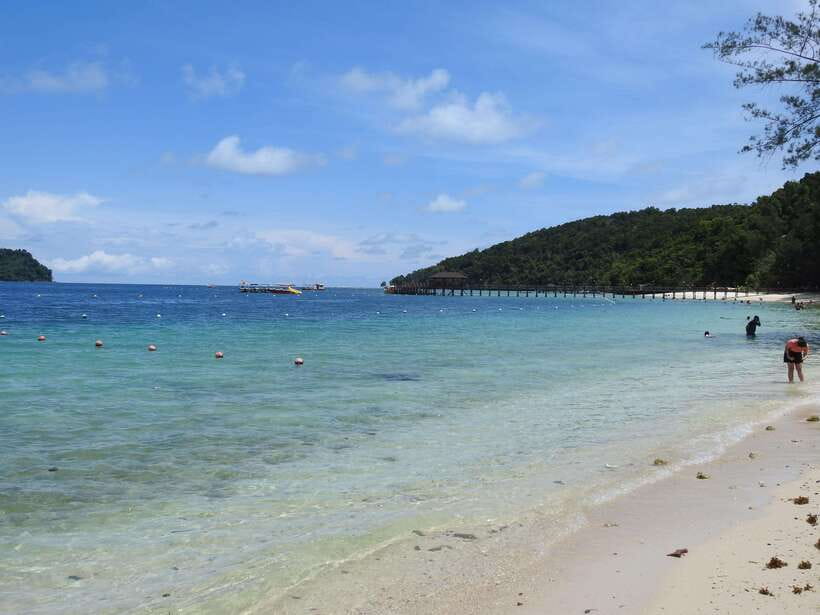 Kota Kinabalu: Island Hopping with Snorkeling & Meal - Crowds are the main risk