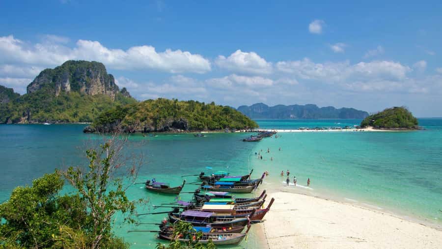 Krabi: 4 Island Sunset Small Group Tour with Night Snorkel - Poda Island brings lunch and the longest beach break