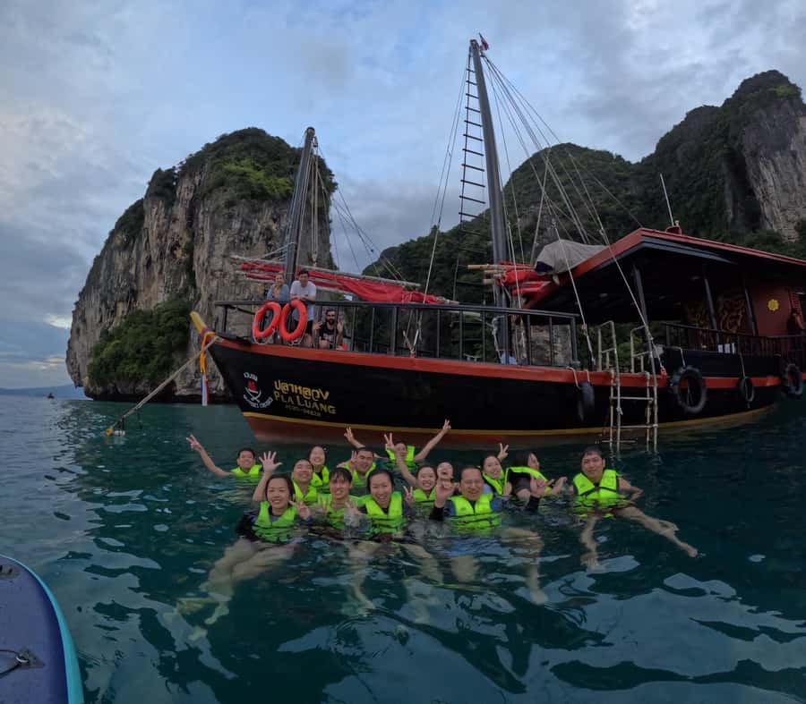 Krabi: 4-Island Sunset Snorkeling Tour & Bioluminescent Swim - Ko Poda: drinks, dinner, and the best light