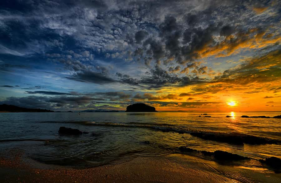 Krabi: Bioluminescent Plankton, Snorkeling & Sunset Tour - Why the afternoon departure works so well