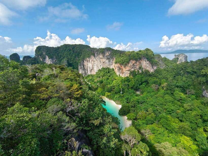 Krabi: Hong Islands Private Boat Trip & Snorkeling - Entering Hong Island’s narrow lagoon
