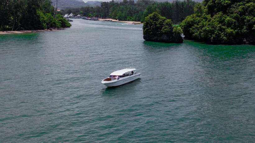 Krabi: Phi Phi and 4 Islands with Snorkeling by Speed Boat - Lunch and free time on Phi Phi Don