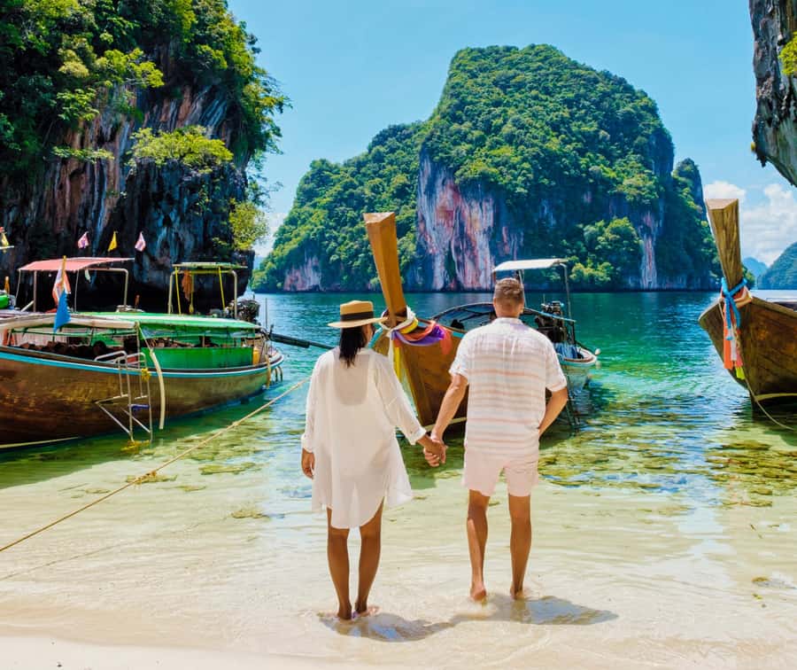 Krabi: Private Hong Island Snorkeling Tour w/ Long-Tail Boat - Ko Daeng: the first snorkeling stop