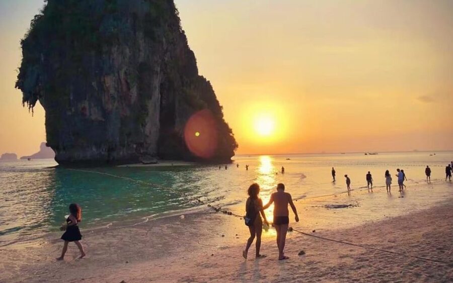 Krabi: Seven Islands Snorkel Cruise with Dinner - Chicken Island and the best chance for daytime snorkeling