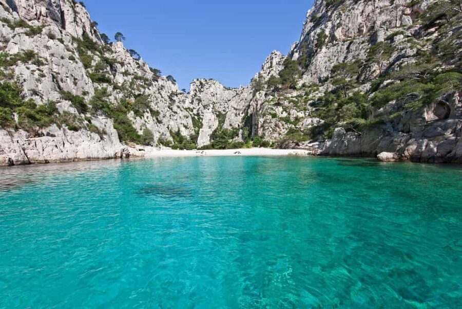 La Ciotat: Calanques Morning Boat Tour with Snorkeling - Why this three-hour Calanques cruise works