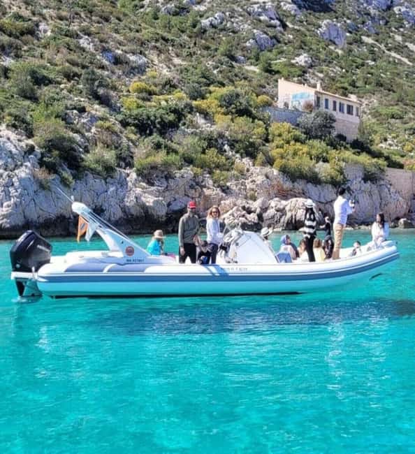 La Ciotat: Calanques Morning Boat Tour with Snorkeling - Port Pin and En-Vau show the famous side of the park