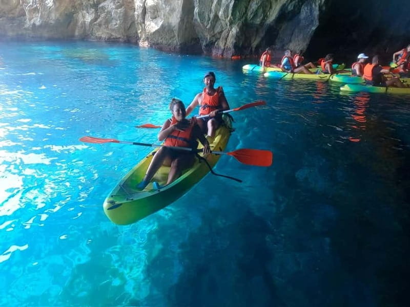La Herradura: Kayak & Snorkel Tour Maro-Cerro Gordo Reserve - Starting at the end of La Herradura Beach