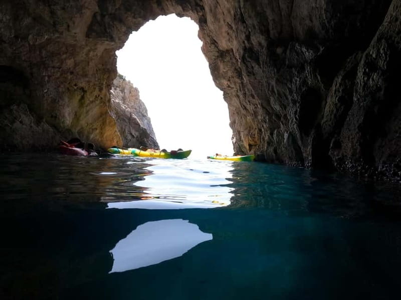 La Herradura: Kayak & Snorkel Tour Maro-Cerro Gordo Reserve - Paddling across La Herradura Bay