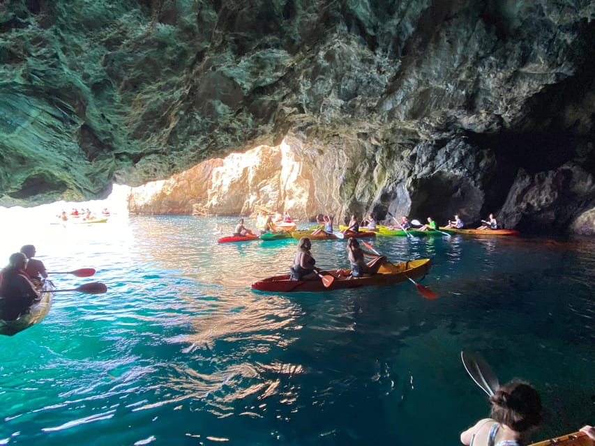 La Herradura: Maro Cliffs Kayak and Snorkeling Tour - Paddling out from La Herradura