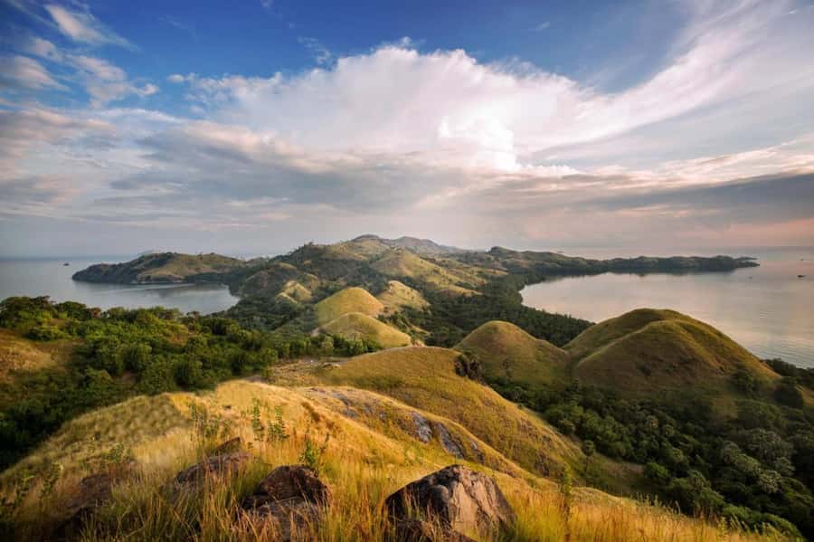Labuan Bajo: Rangko Cave and Beach Snorkeling Half-Day Tour - Why this makes a good break from Komodo trips