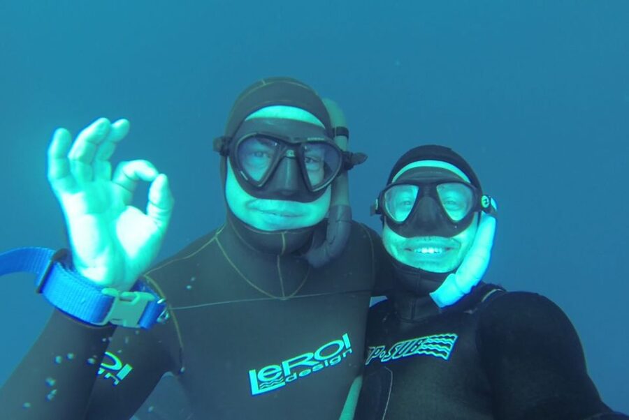Las Palmas: Las Canteras Beach Snorkeling Trip - The walk to the water and the first few minutes