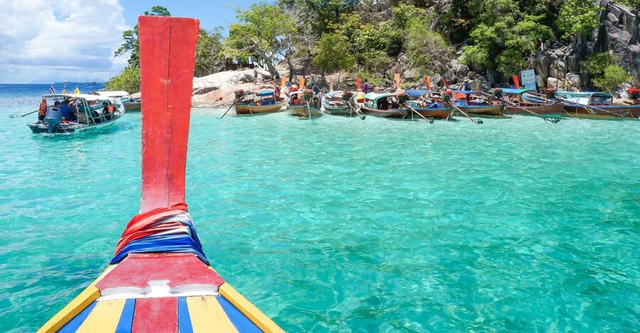 Lipe: Longtail Boat Snorkeling to Outer Islands Program B - Koh Hin Son and the first rocky views