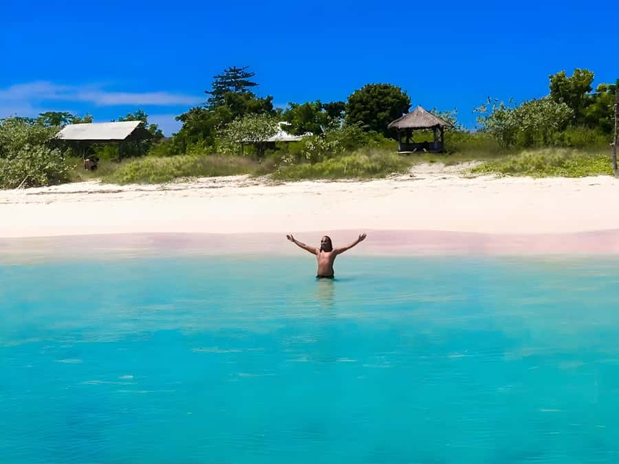 Lombok: Pink Beach, Snorkeling, & Tanjung Ringgit Tour - An early start to southeast Lombok