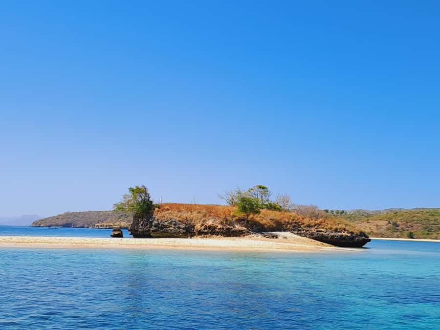 Lombok: Pink Beach, Snorkeling, & Tanjung Ringgit Tour - The boat ride back and return drive