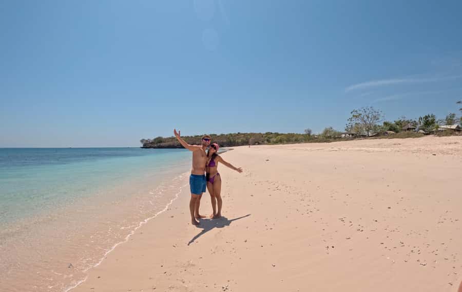 Lombok: Private Pink Beach & Gili Snorkeling Tour with GoPro - Starting from Kuta, Mataram, or Senggigi
