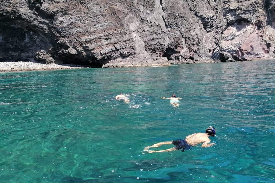 Los Gigantes to Teno: Boat trip with snorkeling & drinks - Conditions, comfort, and possible drawbacks