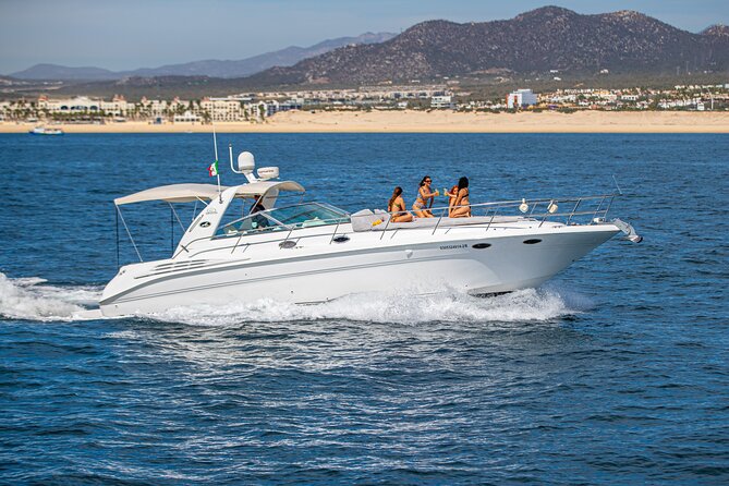 Luxury 42' Yacht Tour in Cabo for Snorkeling and Sunset - Choosing Chileno Bay or Santa Maria Bay