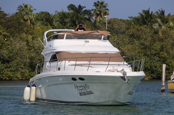 Luxury Yacht in Paradise and snorkel by Isla Mujeres - Cruising Cancún’s bay and lagoon