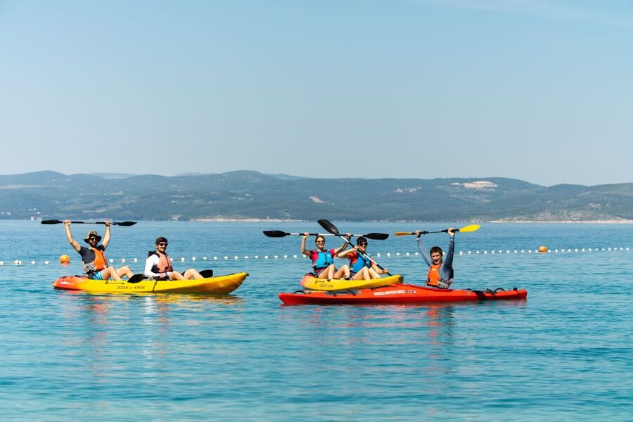 Makarska: Guided Sea Kayaking Tour with Snorkeling Stop - Snorkeling, swimming, and cliff jumping