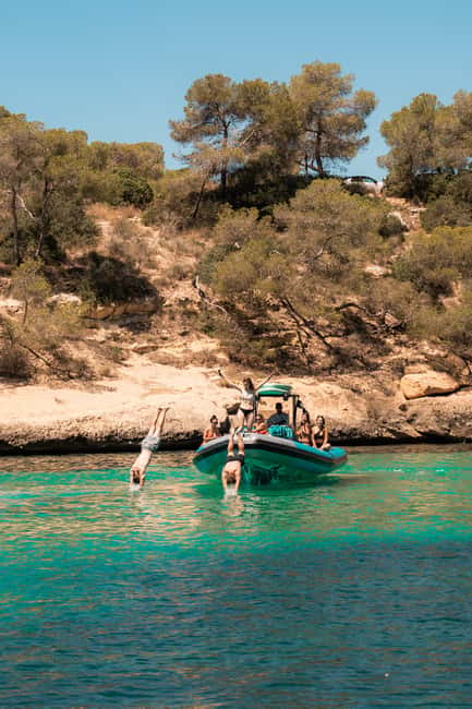 Mallorca: 2h speedboat tour, visit caves, cliffs and snorkel - The speedboat ride is the main adrenaline hit