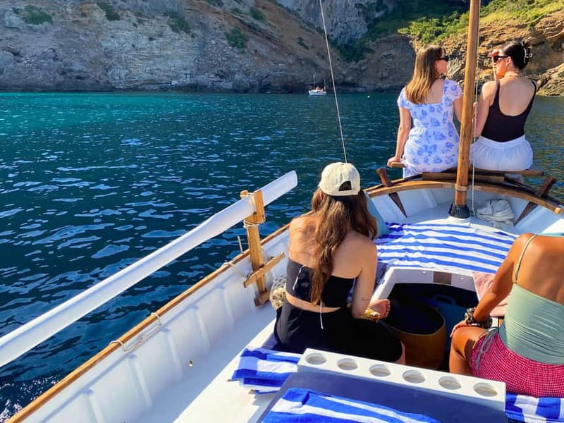 Mallorca: Alcudia: Private Boat Tour with Snorkel - Why a private llaüt changes the experience